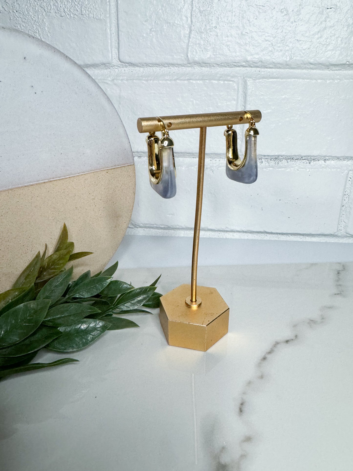 Gold Rounded Rectangular Hoop